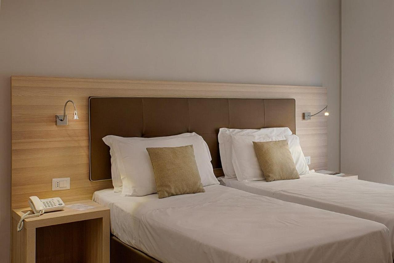 American Hotel Pozzuoli Luaran gambar