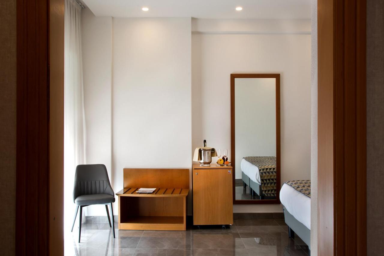 American Hotel Pozzuoli Luaran gambar